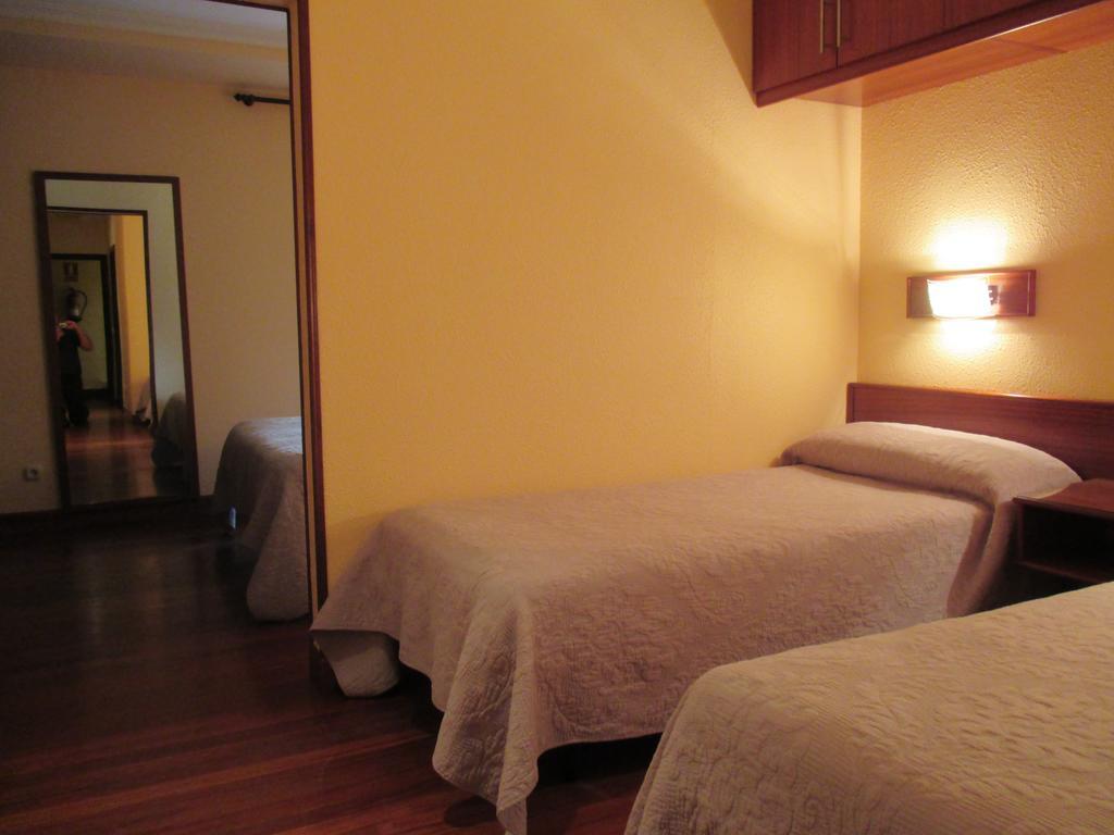 Ler- Argi Hotel Urnieta Bilik gambar